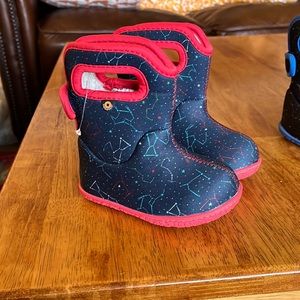 NWOT Baby Bogs Snow boots
